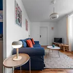Leon Blum - Design - Parking 아파트 *