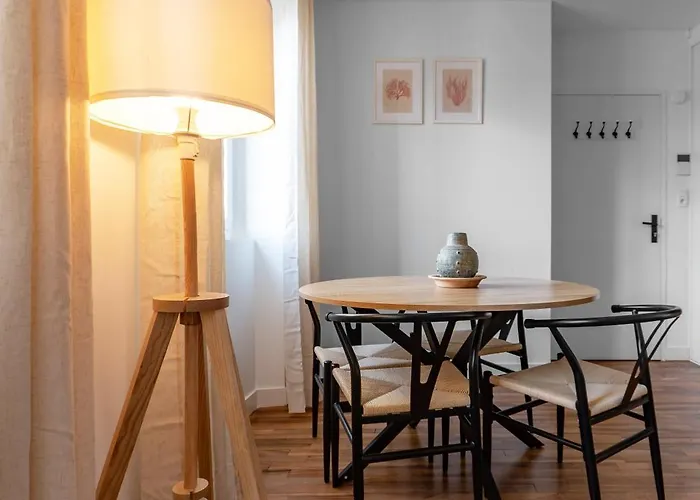 Leon Blum - Design - Parking Apartment Clermont-Ferrand